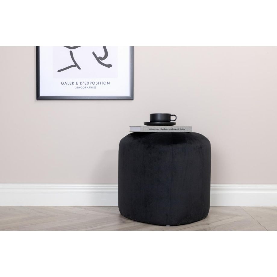 Svea Troy poef - velvet - zwart